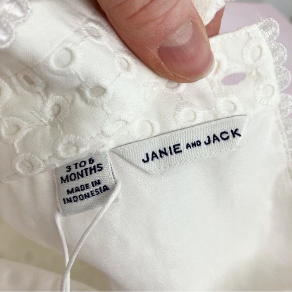 NWT Janie and Jack Ruffle Eyelet One Piece Baby Romper white size 3-6 months - Picture 4 of 12